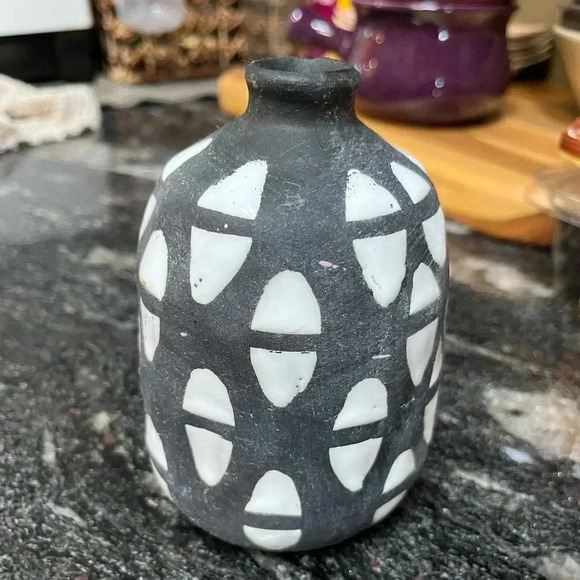 Pottery Vase Handcrafted Rustic Look Clay Gray/Black and White - Picture 4 of 6